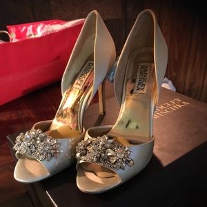 Badgley Mischka Size 6 shoes